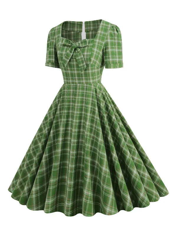 1950s-gingham-plaid-square-neck-flared-dress