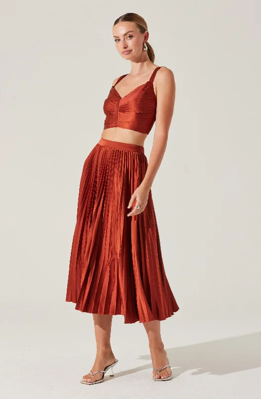 center-pleated-top