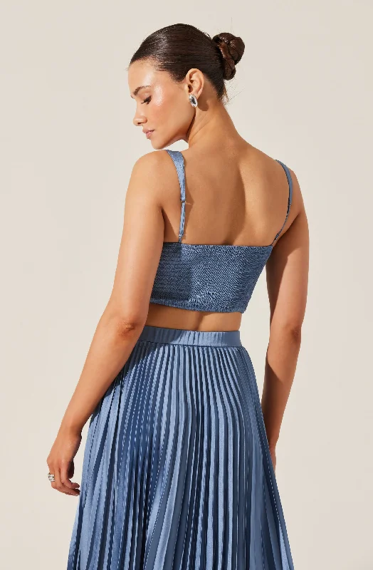 center-pleated-top