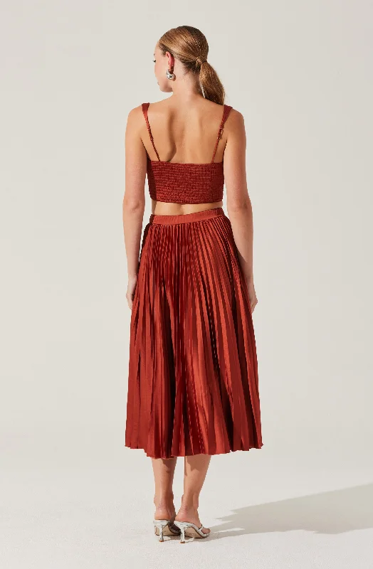 center-pleated-top