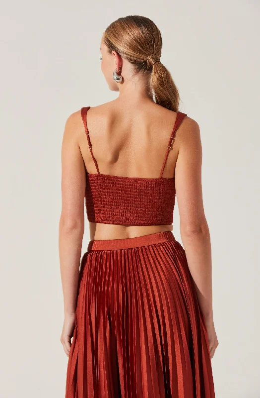 center-pleated-top