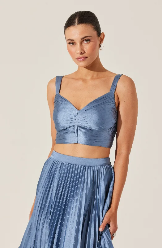 center-pleated-top