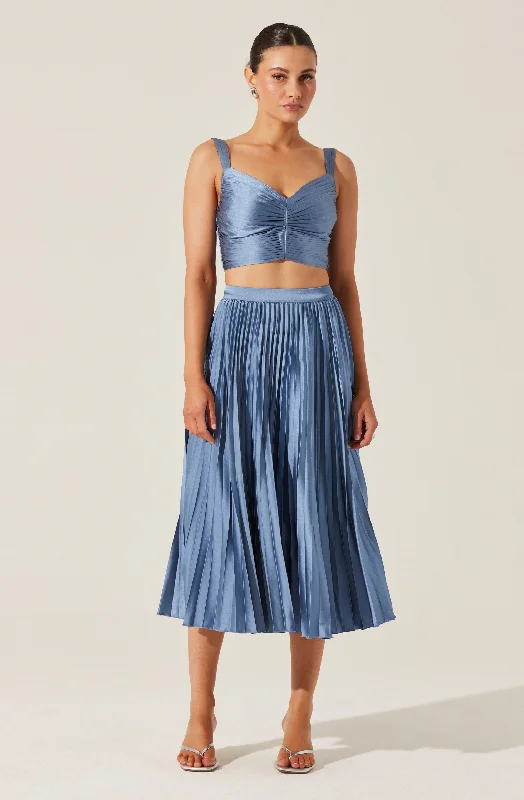 center-pleated-top