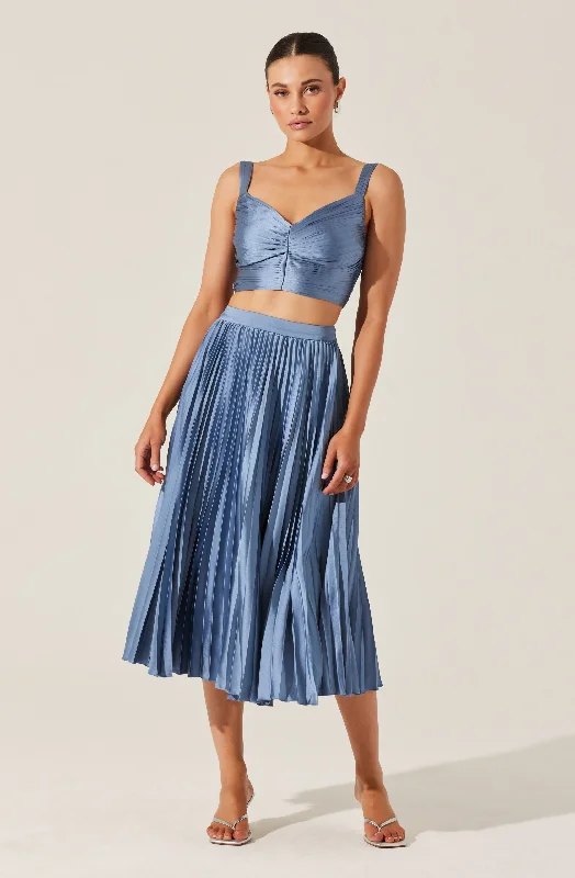 center-pleated-top