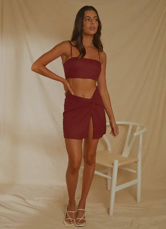 european-edition-mini-skirt-burgundy