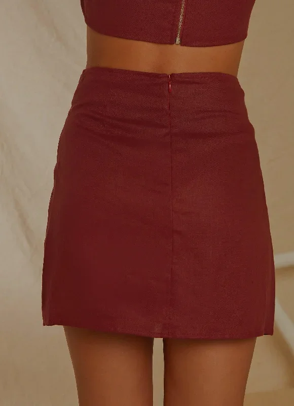 european-edition-mini-skirt-burgundy