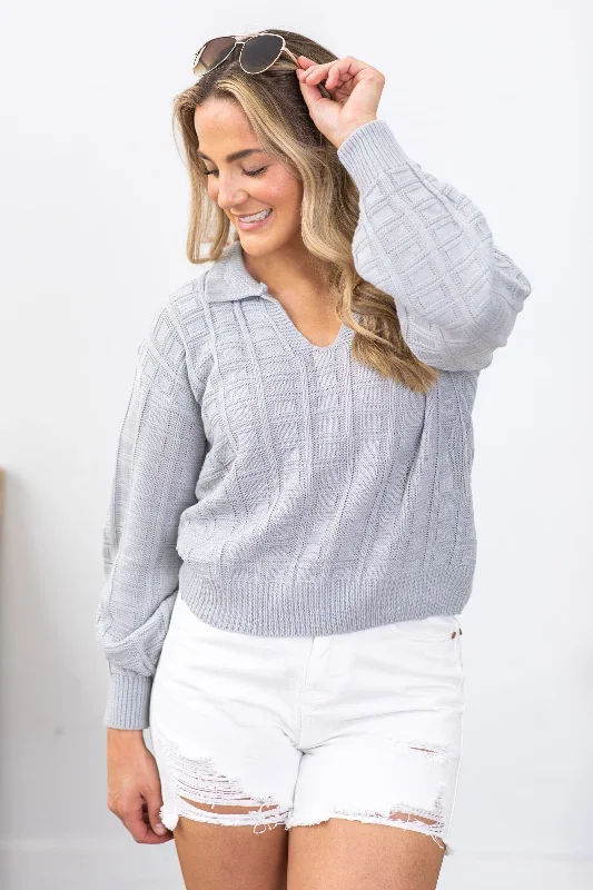 gray-pattern-knitted-collared-sweater