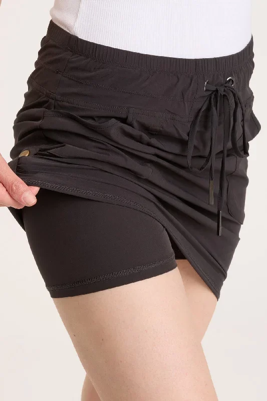 jett-skort-black