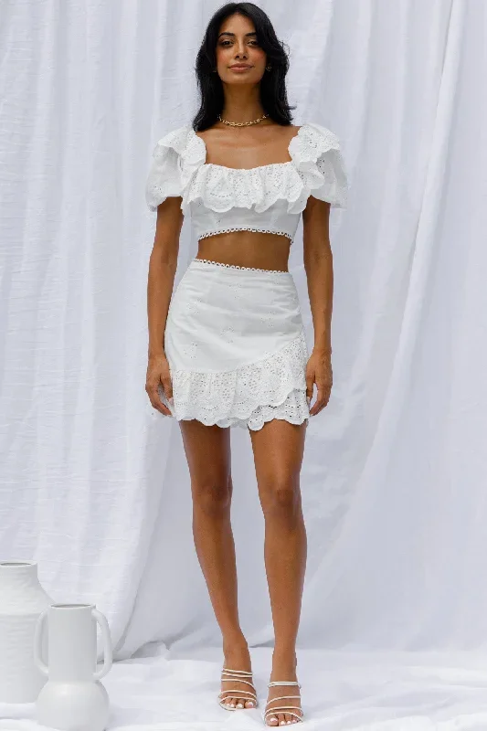 new-moon-scalloped-ruffle-trim-eyelet-skirt-white