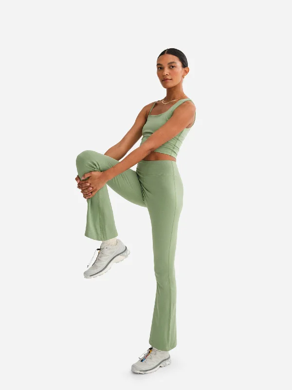 organic-stretch-bootcut-pant-kiwi