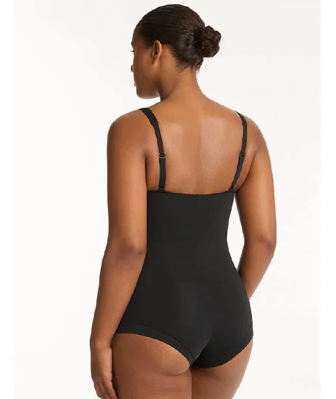 sea-level-eco-essentials-twist-front-a-dd-cup-boyleg-one-piece-swimsuit-black