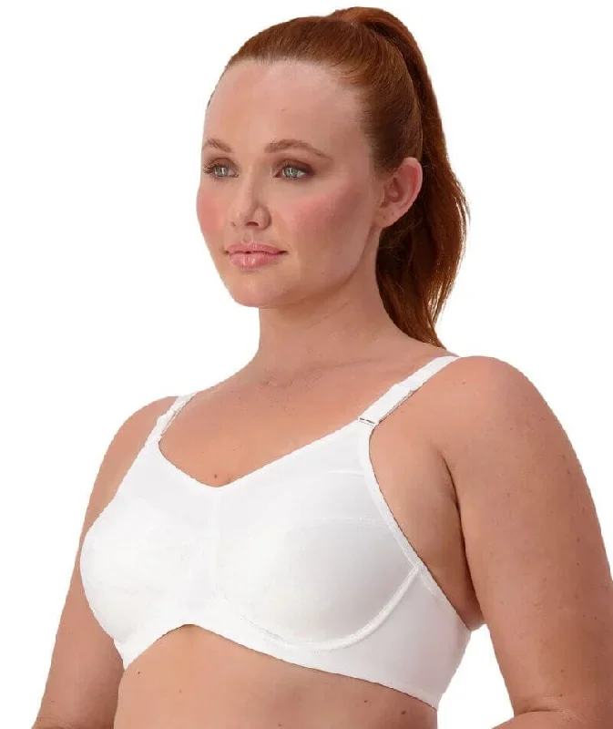 triumph-triaction-ultra-underwired-sports-bra-white