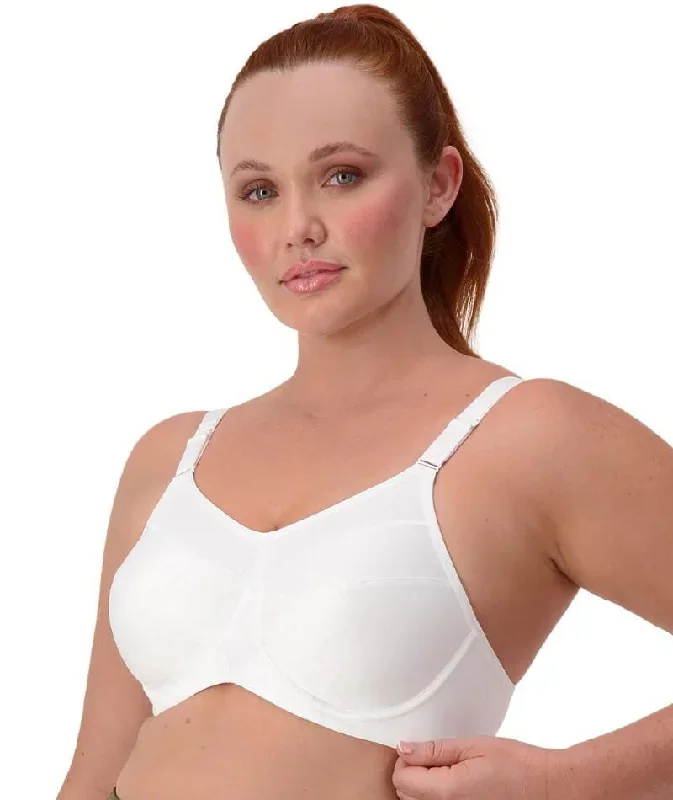 triumph-triaction-ultra-underwired-sports-bra-white