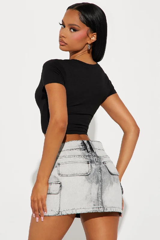 veronica-v-neck-crop-top-black