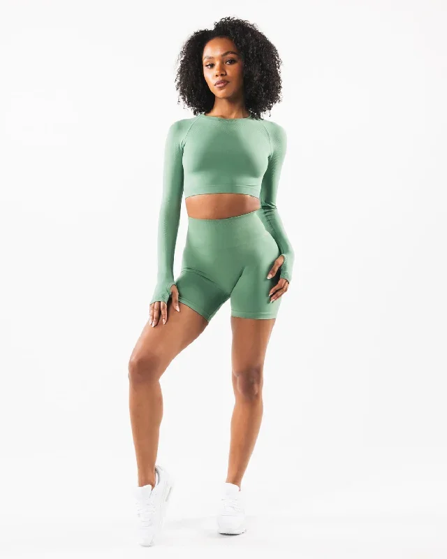 womens-stratus-long-sleeve-crop-jade