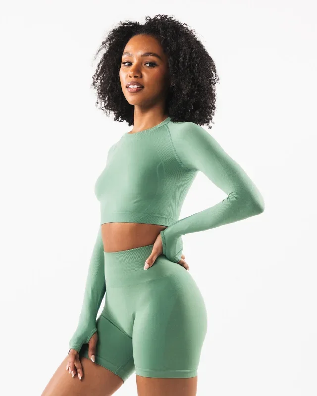 womens-stratus-long-sleeve-crop-jade